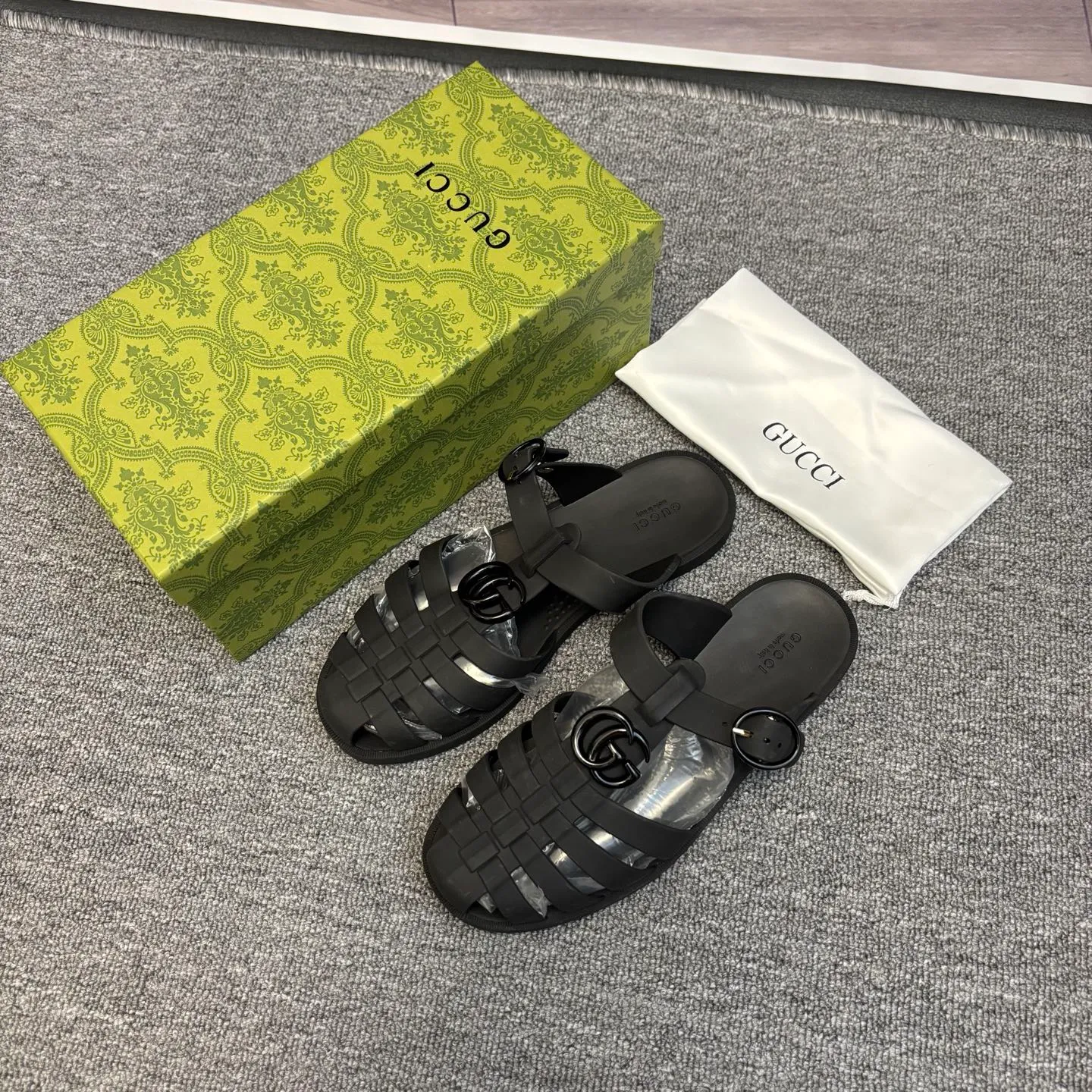Men's shoes 260💰 [Gucci] Counter quality, top-quality original goods, real photos! Original TPU material, fine workmanship, comfortable; genuine 1:1 replica Size: 38 ~ 46